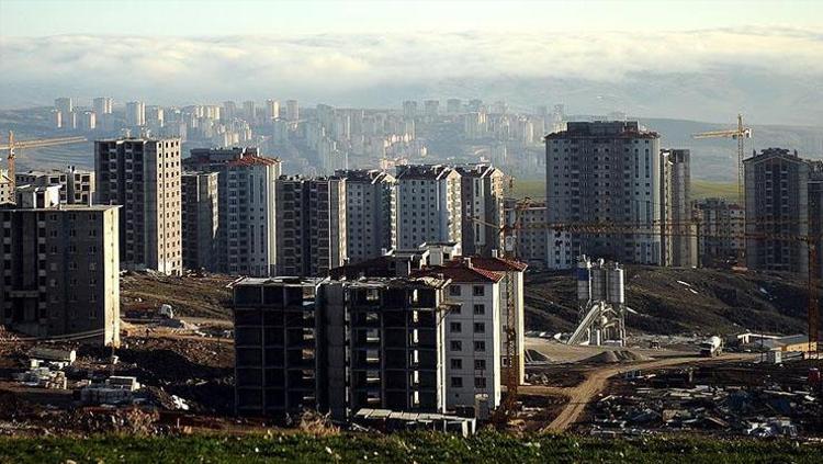 YÜKSEK FAİZ ETKİSİ SÜRÜYOR