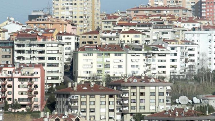 KREDİLERDE KISITLAMA SÜRÜYOR