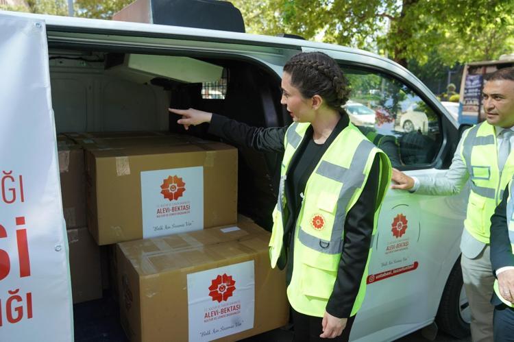AŞURE LOKMALARI GÖNÜL KÖPRÜLERİ KURACAK