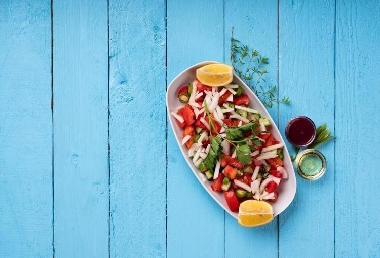 ÇOBAN SALATA TARİFİ