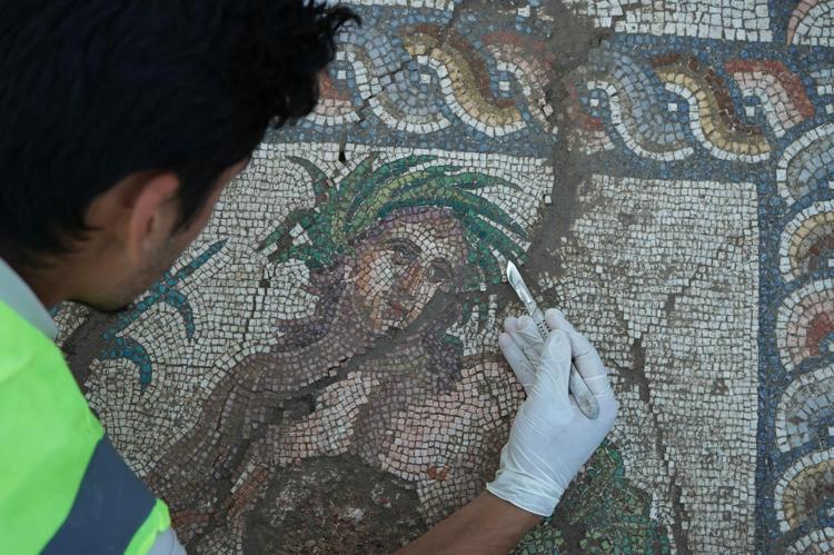 Bakan Ersoydan Aspendos müjdesi MS 3. yüzyıla ait nadir bir nehir tanrısı betimlemesi ortaya çıkarıldı