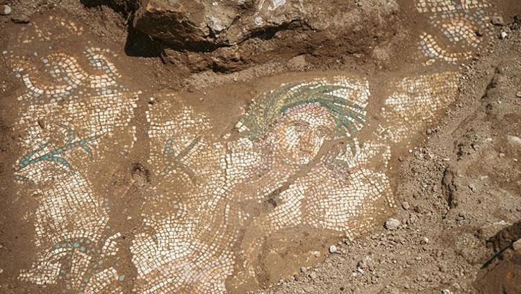 Bakan Ersoydan Aspendos müjdesi MS 3. yüzyıla ait nadir bir nehir tanrısı betimlemesi ortaya çıkarıldı