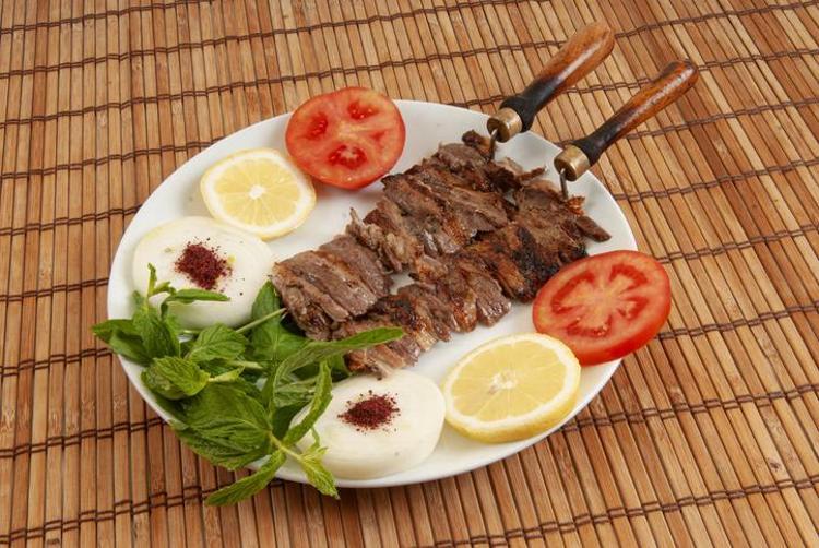 Erzurum’a gitmeye gerek yok Tam ölçülü ev usulü cağ kebabı tarifi