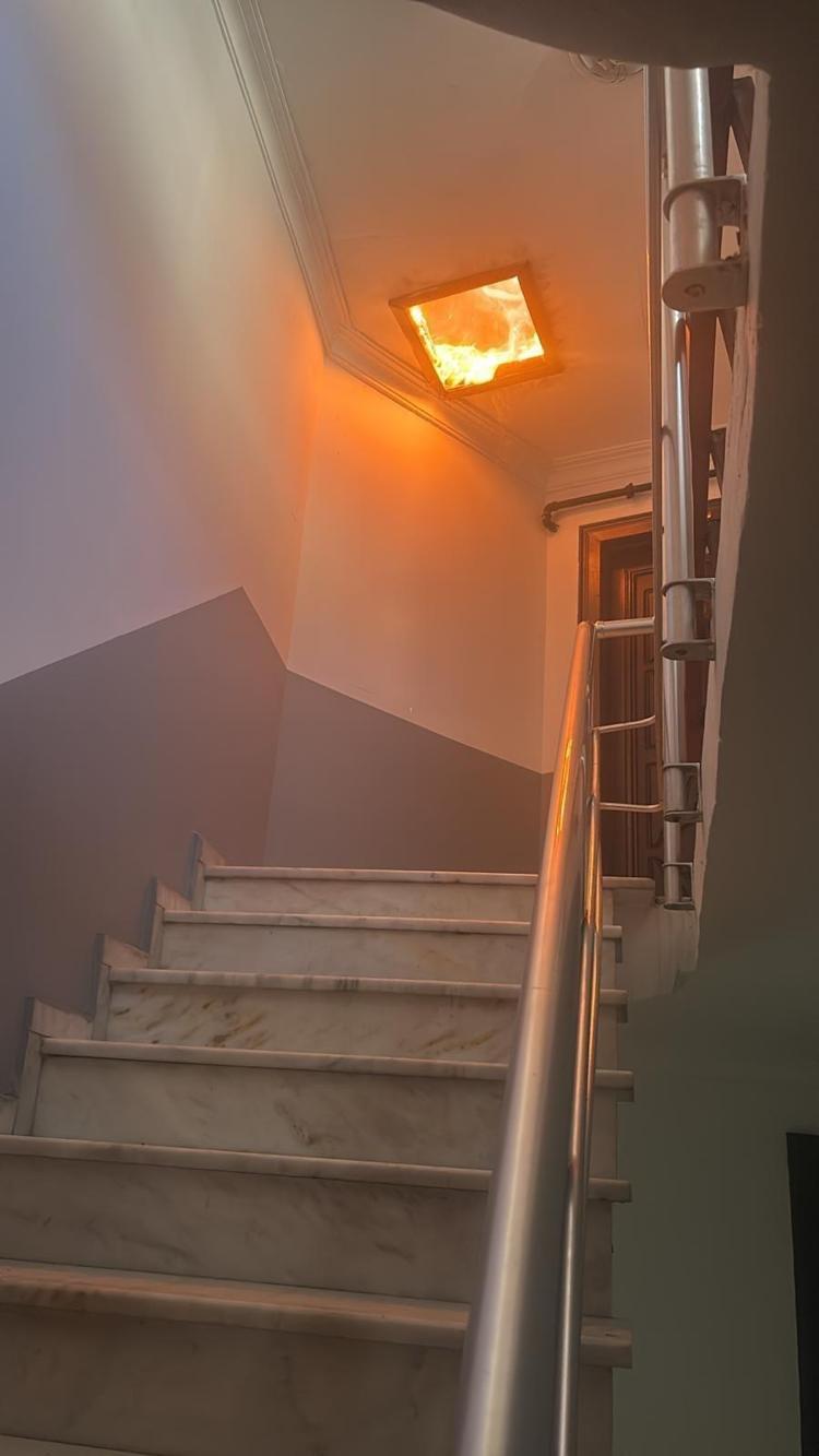 2 aydır bitmeyen çile Çatısı olmayan apartmanda yaşıyorlar: Borcu bitmeyen bir çatımız var