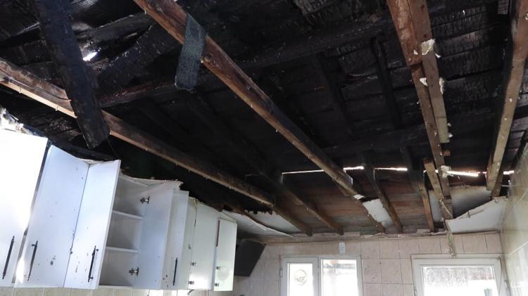 2 aydır bitmeyen çile Çatısı olmayan apartmanda yaşıyorlar: Borcu bitmeyen bir çatımız var