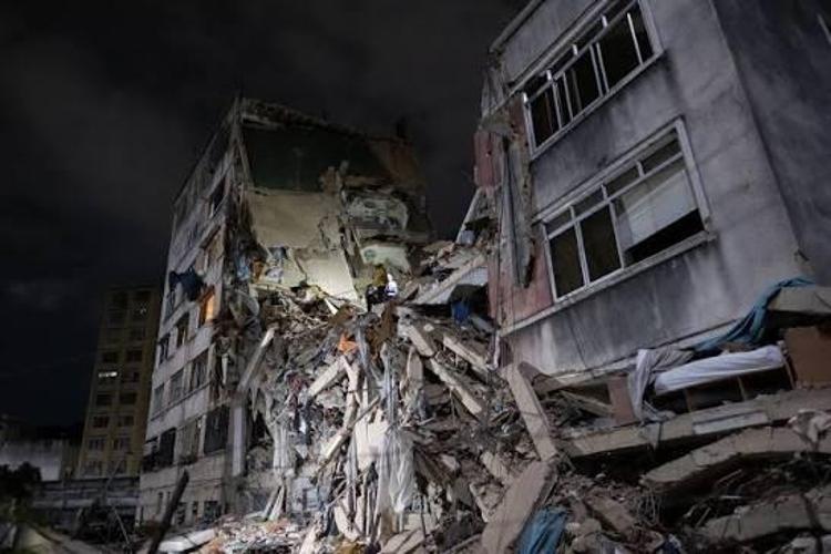 ENKAZ ALTINDA KALAN BİR ANNENİN HAYAT MÜCADELESİ