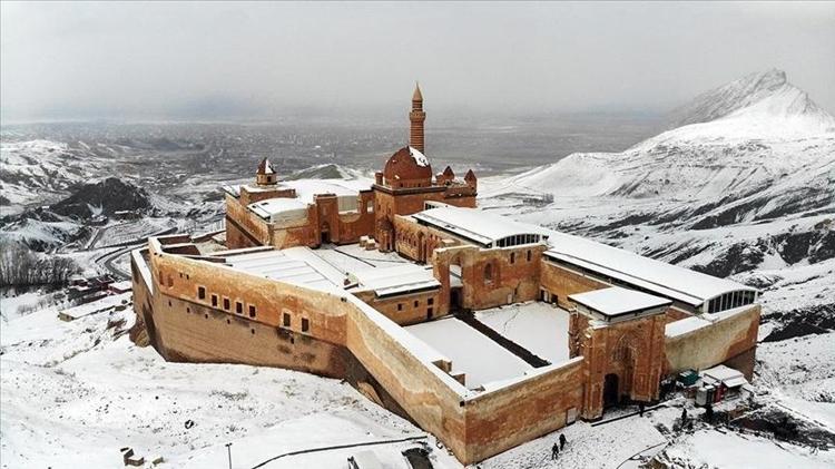 SOM ALTINDAN KAPI MOSKOVA’YA KAÇIRILDI
