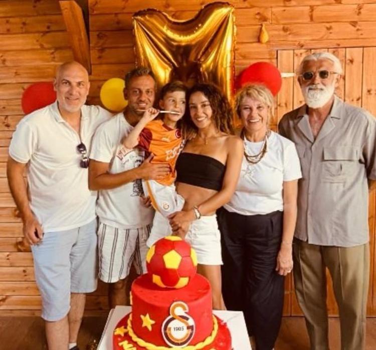 DOĞUM GÜNÜNÜ BİRLİKTE KUTLADILAR