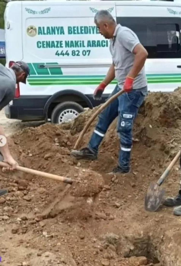 Kamuran İnselel sessiz sedasız son yolculuğuna uğurlandı