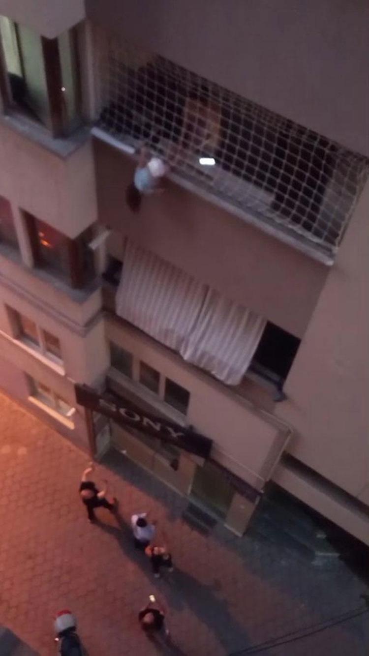 Denizlide korku dolu anlar Çığlıklar arasında zamanla yarış: Ben ölürüm de onu kurtarırım