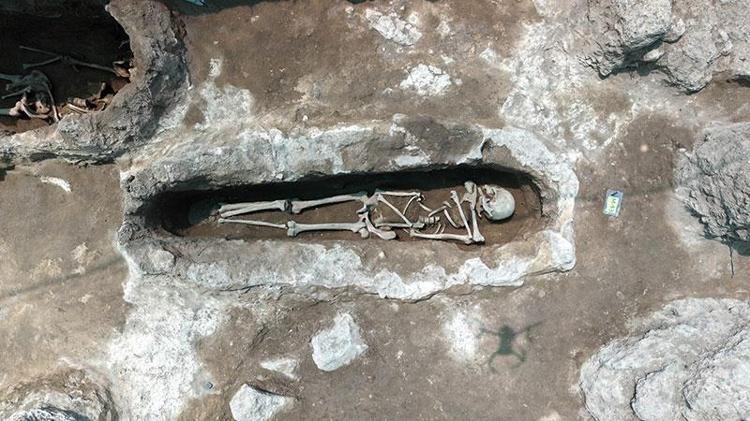Taşlar kaldırıldı, 1000 yıllık sır ortaya çıktı Muşta heyecanlandıran keşif