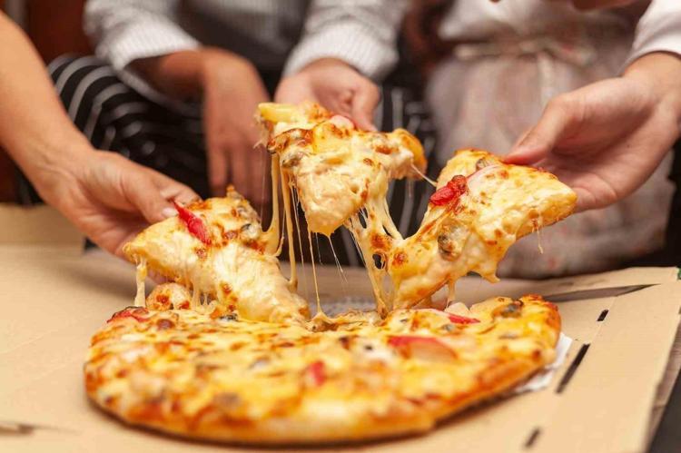 İtalyan şeflerin özel tarifi Bu pizzayı yapanlar bir daha dışarıdan söylemeyecek