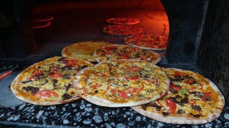 İtalyan şeflerin özel tarifi Bu pizzayı yapanlar bir daha dışarıdan söylemeyecek
