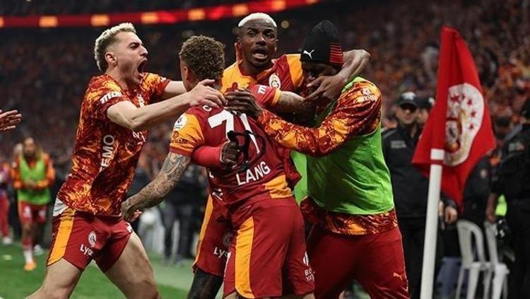 Transfer iddiaları sonrası olay telefon Osimhen Okan Buruk’u bizzat aradı