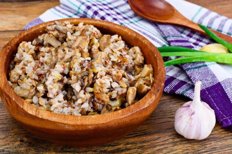 Tane tane dökülmesinin sırrı o adımda gizli Tam ölçülü yeşil mercimekli pilav tarifi