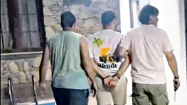 Polis tatilci kılığına girdi: Lüks villada havuz keyfi yapıyorlardı, dünyalarına başlarına yıkıldı