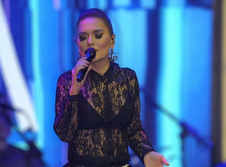 Demet Akalın sağlık durumunu açıkladı Konserlerini geri çeviriyor