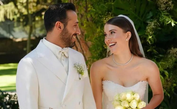 Beri Pozamdan eşine romantik kutlama Hayat seninle güzel