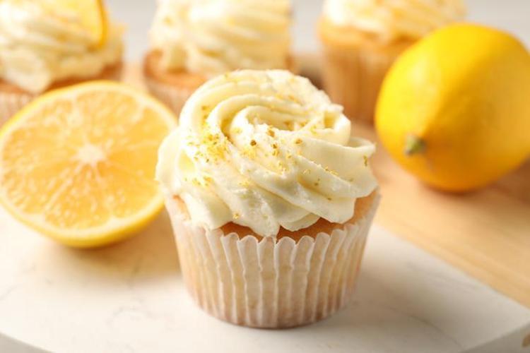 Çay saatlerinin yeni yıldızı: Puf puf kabaran, mis kokulu nefis limonlu cupcake tarifi ve püf noktaları