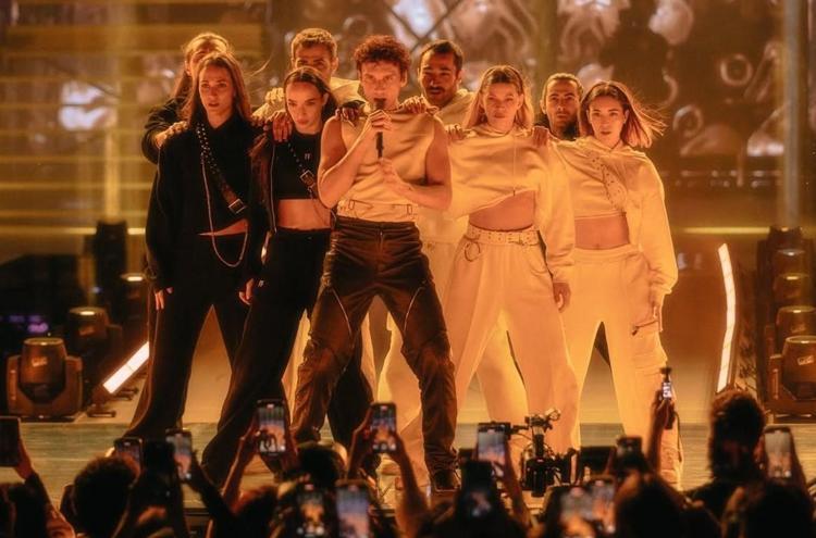 İzlediği ilk konserdi Edisin Ricky Martin hayali gerçek oldu