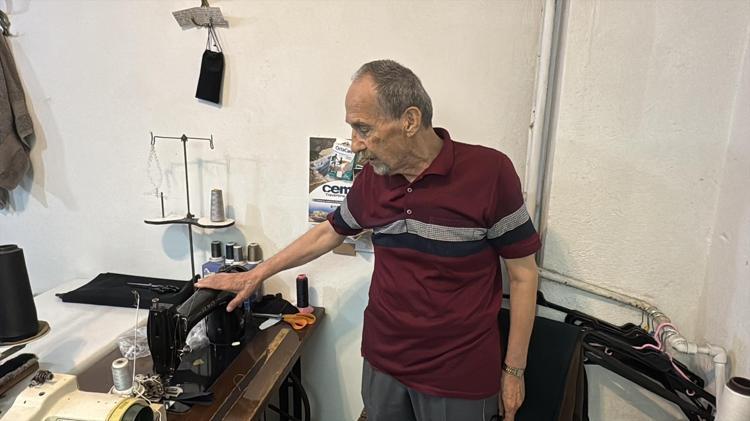 61 yıllık meslek aşkı 76 yaşındaki Reşat Usta ilk göz ağrısını hâlâ kullanıyor 10 yıl sonra bunu yapacak adam bulamayacaksınız
