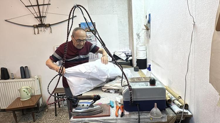61 yıllık meslek aşkı 76 yaşındaki Reşat Usta ilk göz ağrısını hâlâ kullanıyor 10 yıl sonra bunu yapacak adam bulamayacaksınız
