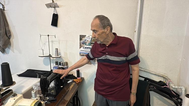 61 yıllık meslek aşkı 76 yaşındaki Reşat Usta ilk göz ağrısını hâlâ kullanıyor 10 yıl sonra bunu yapacak adam bulamayacaksınız