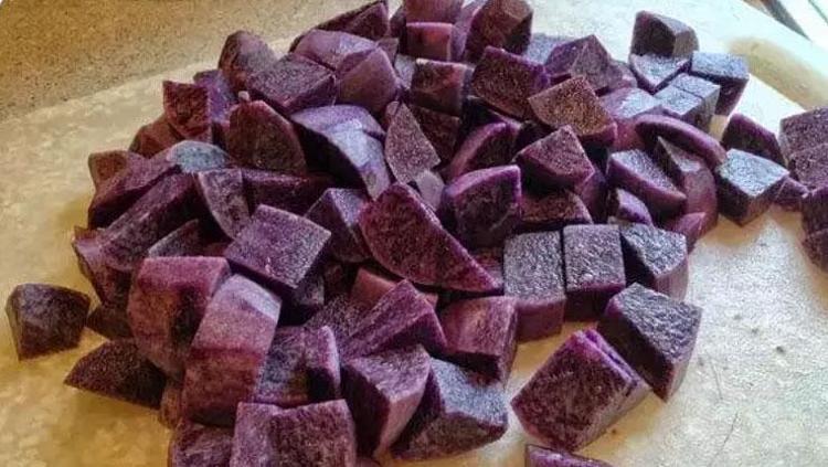 SOFRALARIN YENİ GÖZDESİ: MOR PATATES ÇILGINLIĞI