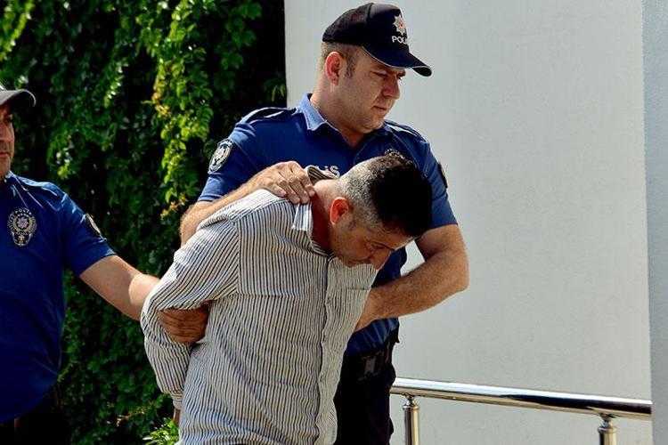 Yaya geçidinde genç kıza çarpıp kaçtı 2.63 promil alkollü dolmuş şoförü tutuklandı