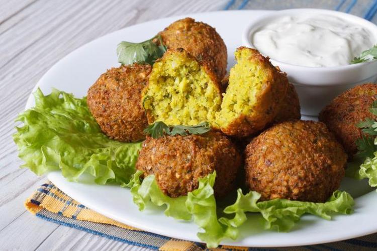 Haşlanmış nohutla 5 dakikada hazır Dışı çıtır, içi yumuşak falafel tarifi