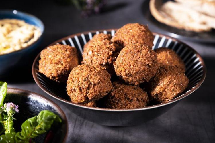 Haşlanmış nohutla 5 dakikada hazır Dışı çıtır, içi yumuşak falafel tarifi