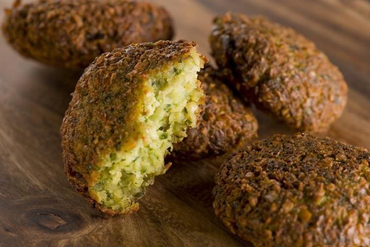 Haşlanmış nohutla 5 dakikada hazır Dışı çıtır, içi yumuşak falafel tarifi