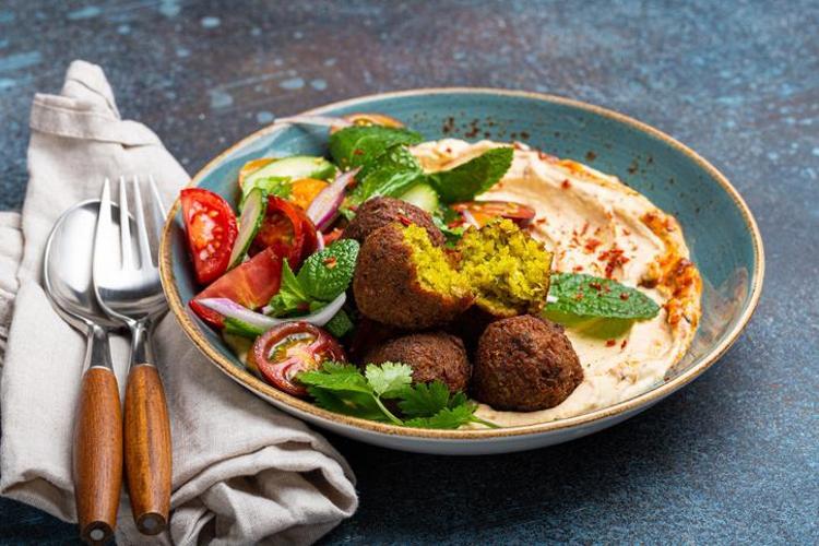Haşlanmış nohutla 5 dakikada hazır Dışı çıtır, içi yumuşak falafel tarifi