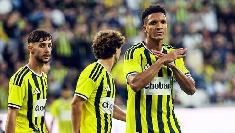 KADRODA DÜŞÜNÜLMÜYORLAR