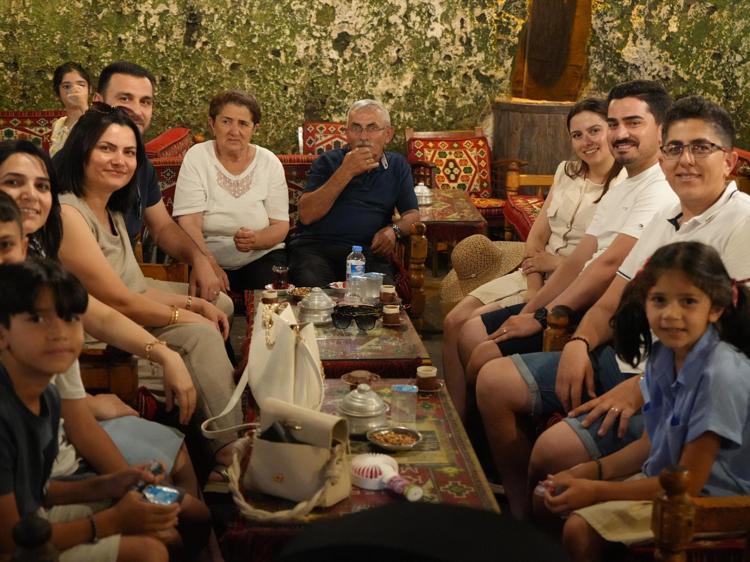40 derecede serinleten lezzet Gaziantepte günde 600 fincan satılıyor