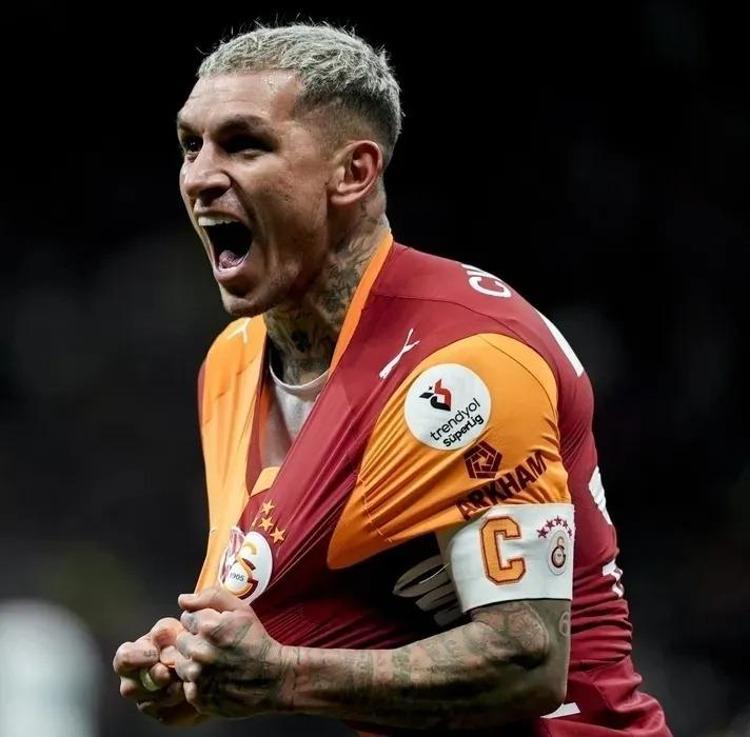 Galatasarayın Lucas Torreirasından Boğaz pozu