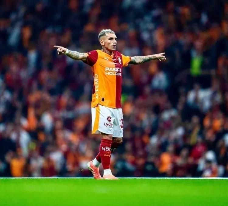 Galatasarayın Lucas Torreirasından Boğaz pozu