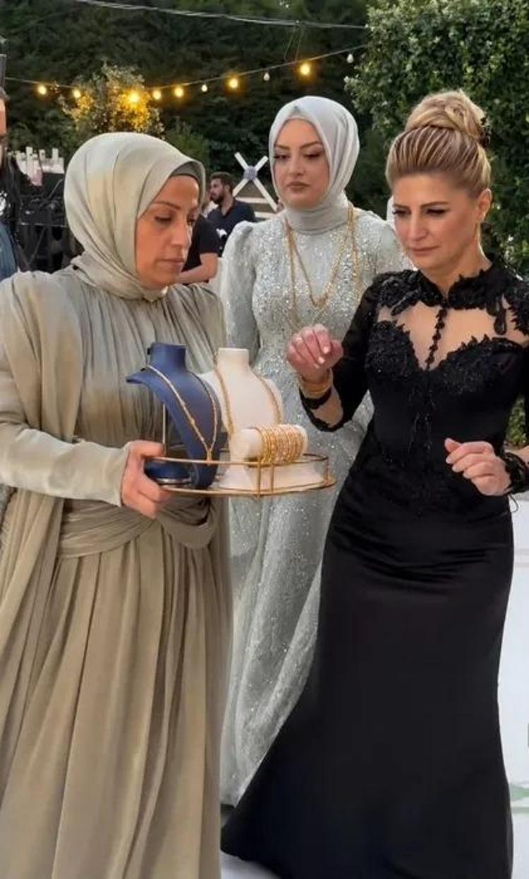 8 BİLEZİK, 2 GELİN SETİ