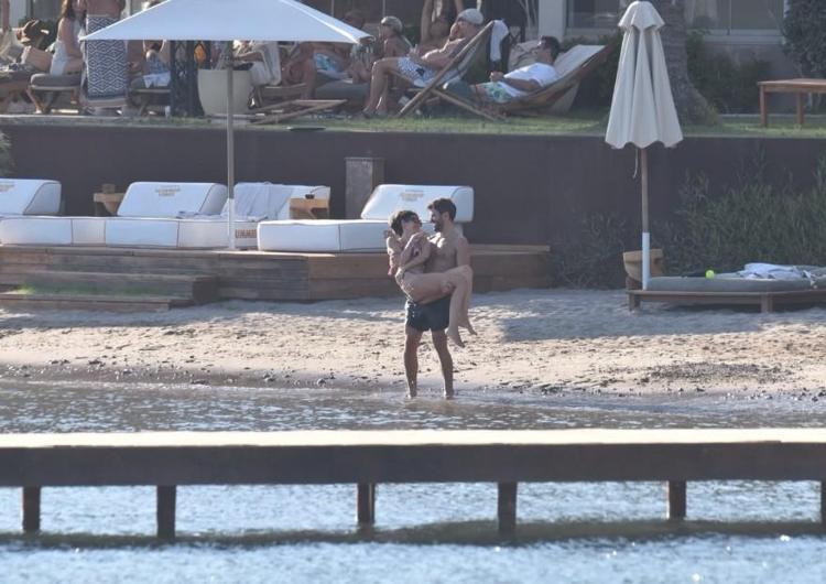 Nesrin Cavadzadeden balayı tadında tatil