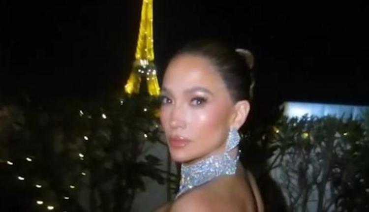 Jennifer Lopez doğum gününü Paris’te kutladı