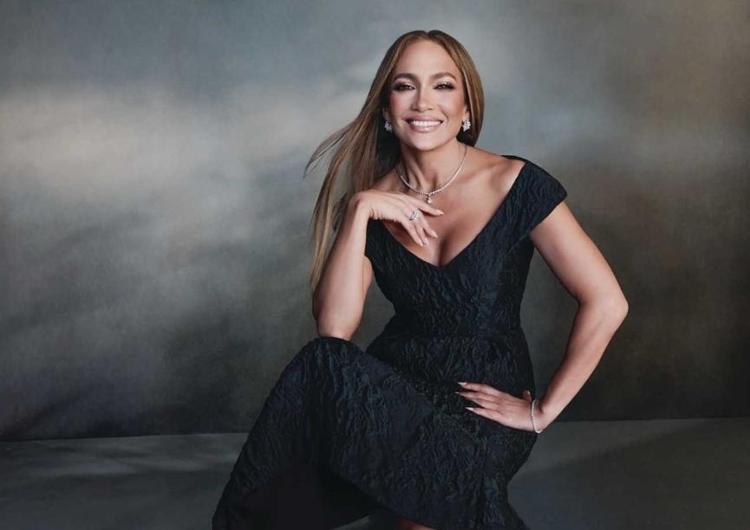 Jennifer Lopez doğum gününü Paris’te kutladı