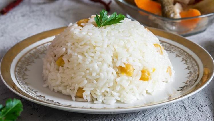 Kar beyazı ve parlak pilavın sırrı çözüldü Tane tane dökülüyor, lapa olma riski sıfırlanıyor