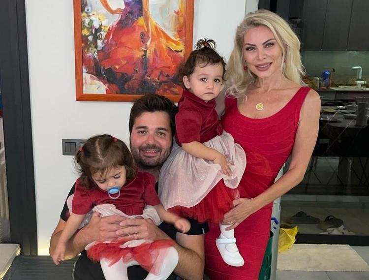 53 yaşındaki Seray Severden mayolu poz Gençlere taş çıkarttı