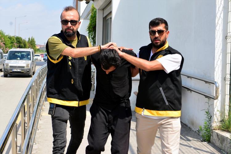 ‘BAŞKALARIYLA GÖRÜŞÜYORDU’