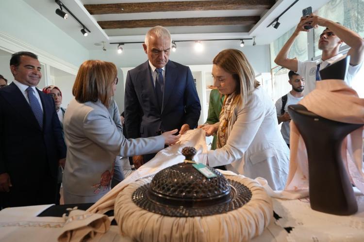 ABDden iade edilen Zeugma Mozaik paneli evine kavuştu Son 23 yılda yurt dışından 13 bin 454 kültür varlığı Türkiyeye geri getirildi