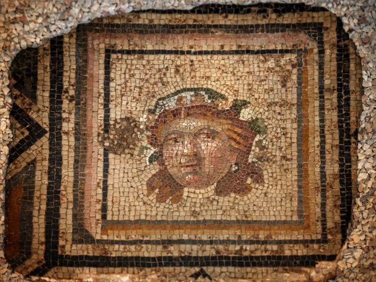 ABDden iade edilen Zeugma Mozaik paneli evine kavuştu Son 23 yılda yurt dışından 13 bin 454 kültür varlığı Türkiyeye geri getirildi