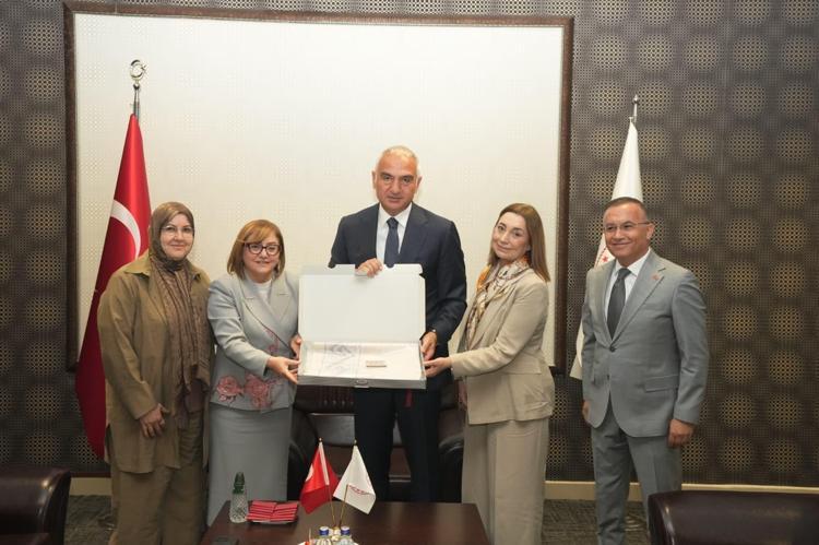 ABDden iade edilen Zeugma Mozaik paneli evine kavuştu Son 23 yılda yurt dışından 13 bin 454 kültür varlığı Türkiyeye geri getirildi