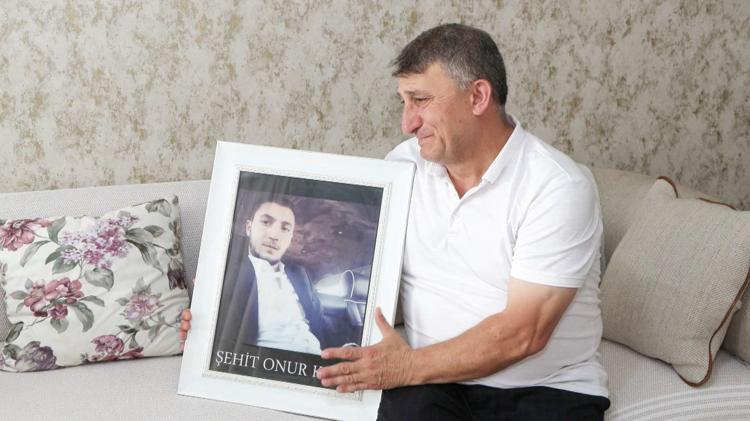 10 yıl geçti, acısı dün gibi taze 15 Temmuz şehidi Onurun babası: Evlatsız yaşanır ama vatansız yaşanmaz