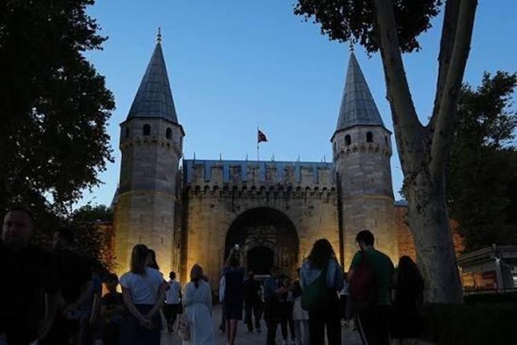 Sıradan bir müze değil, imparatorluğun atan kalbi Kaşıkçı Elmasından haremin düzenine tüm bilinmeyenlerle Topkapı Sarayı