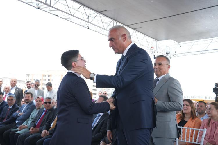 Gaziantepin turizm geleceğini şekillendirecek dev proje Bakan Ersoy müjdeyi verdi: Yeni fuar ve kongre merkezi için ilk adım atıldı